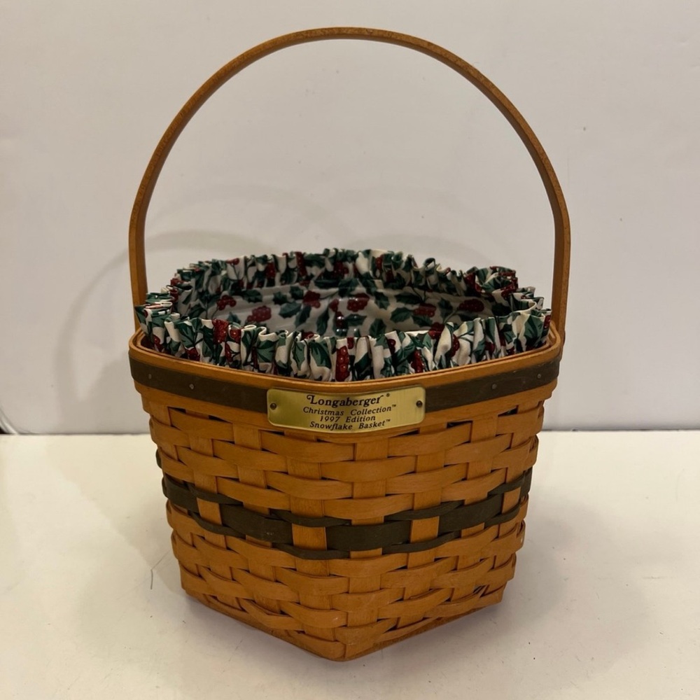 Longaberger 1997 edition Snowflake basket Christmas collection